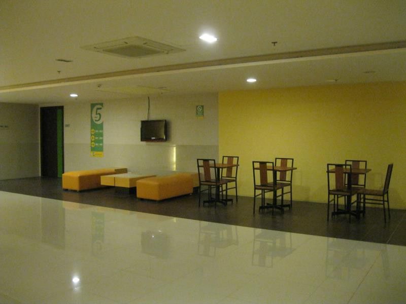 Go Hotels Plus Mandaluyong Манила Екстериор снимка