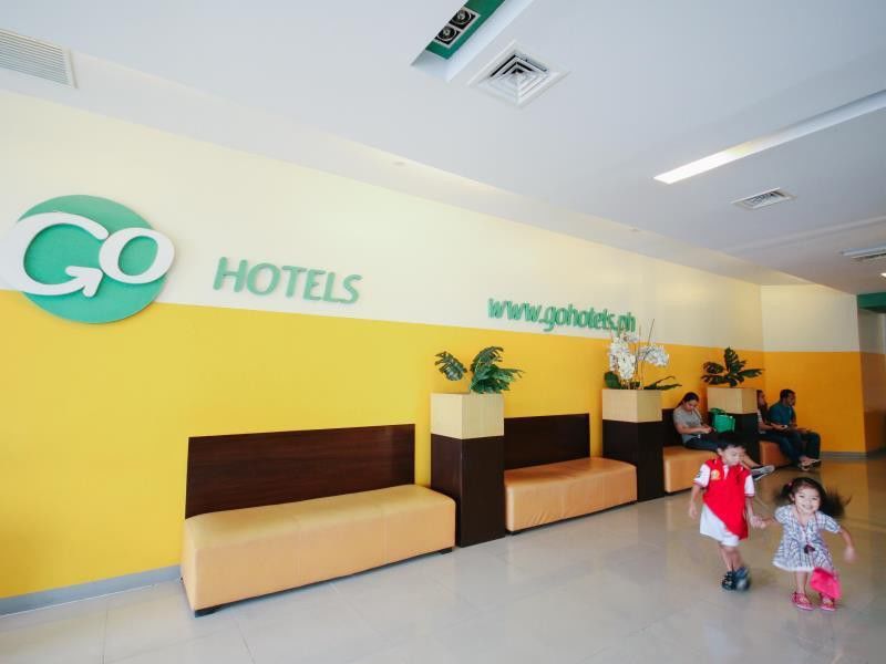 Go Hotels Plus Mandaluyong Манила Екстериор снимка